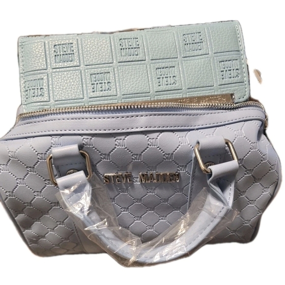 NWT Steve Madden Crossbody Bag & Wallet Set Baby Blue Embossed Logo Designer Y2K - Picture 2 of 14
